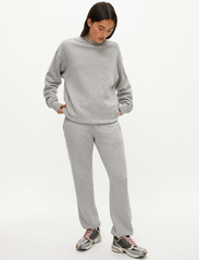 Röhnisch - Iconic Sweatshirt - kläder - grey melange - 0