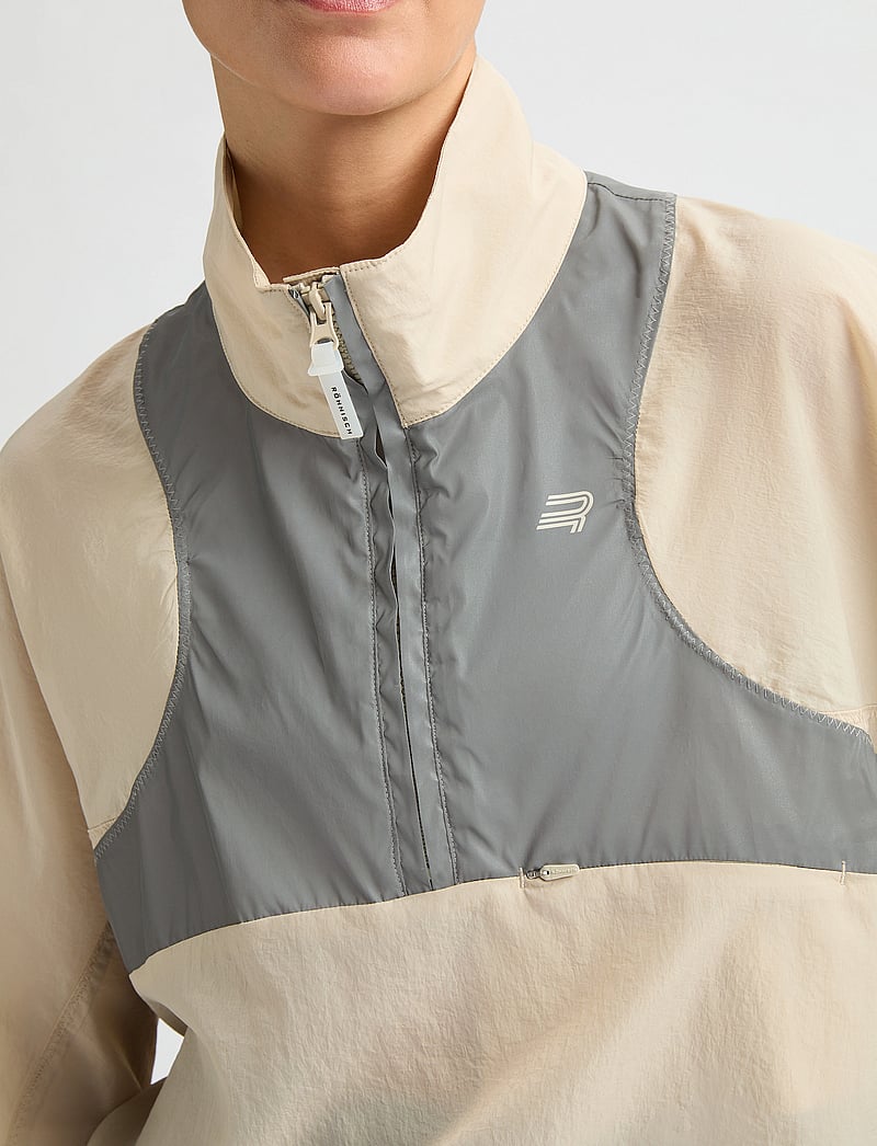 Röhnisch - Shine Block Anorak - anoraks - peyote beige - 0