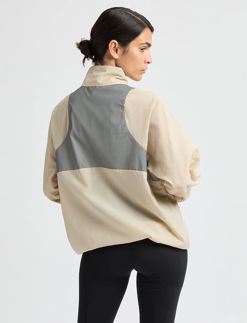 Röhnisch - Shine Block Anorak - anoraks - peyote beige - 3