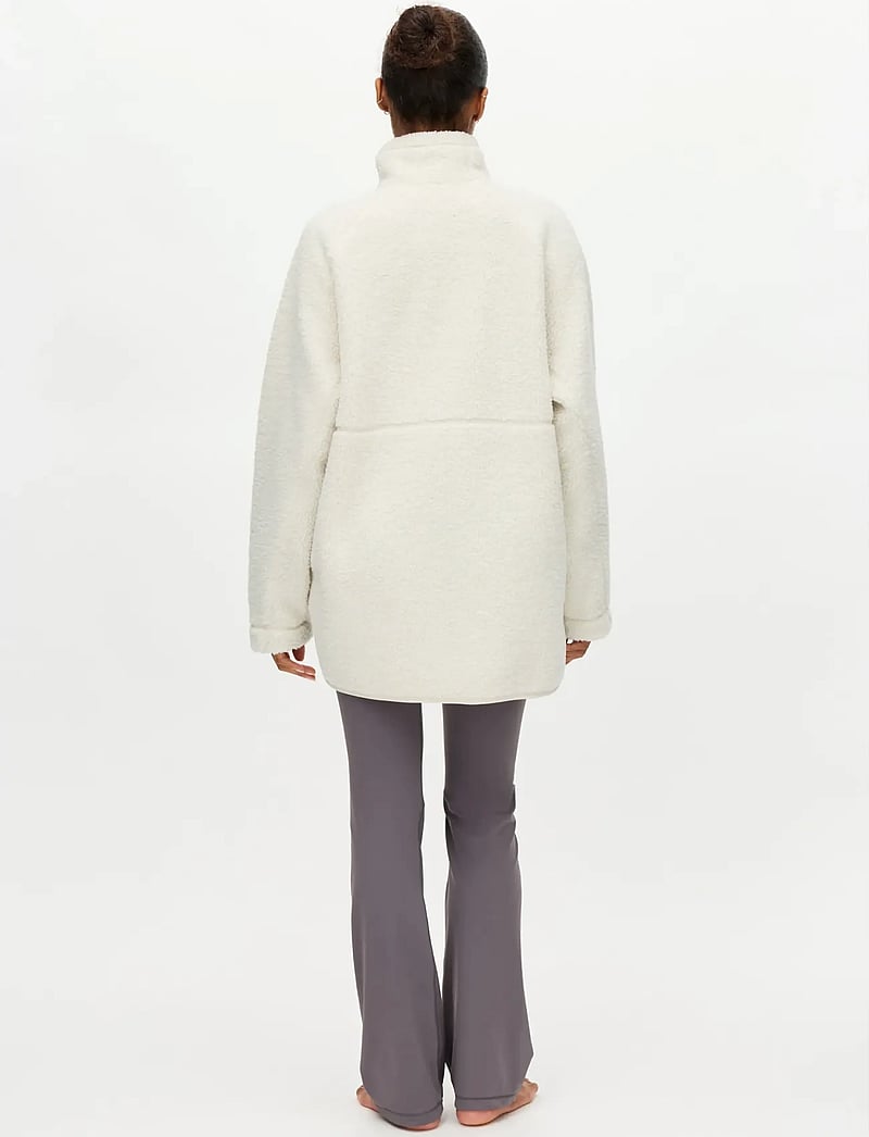 Röhnisch - Cloud Pile Jacket - Överdelar - tofu - 4