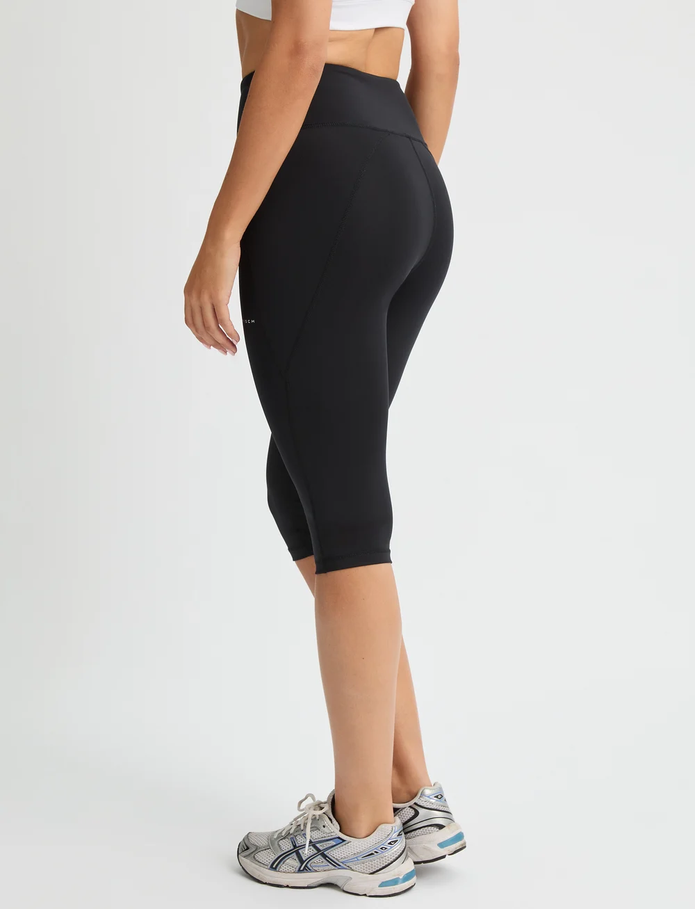 Röhnisch - Flattering High Waist Capri Tights - trainingstights - black - 3