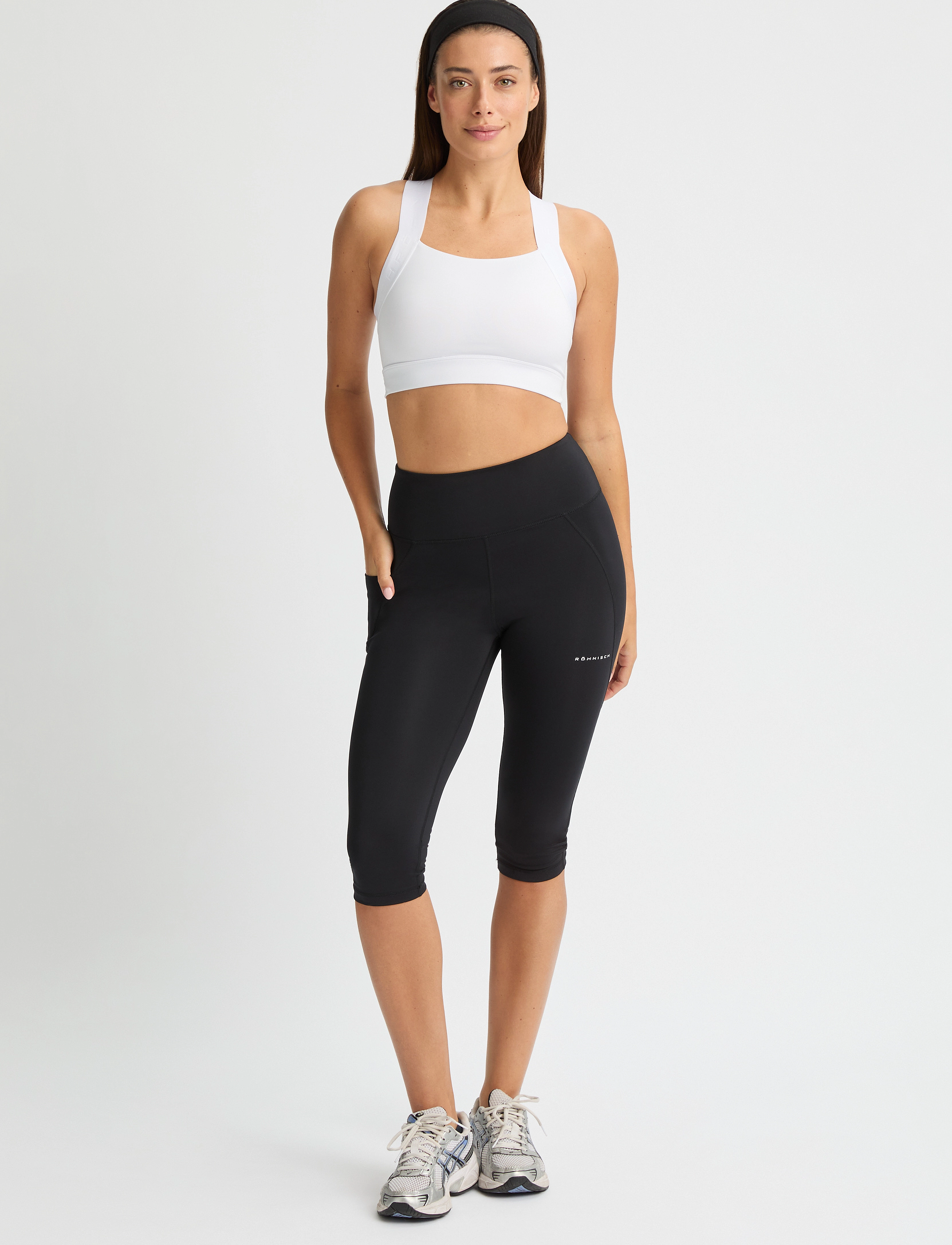 Röhnisch - Flattering High Waist Capri Tights - trainingstights - black - 5
