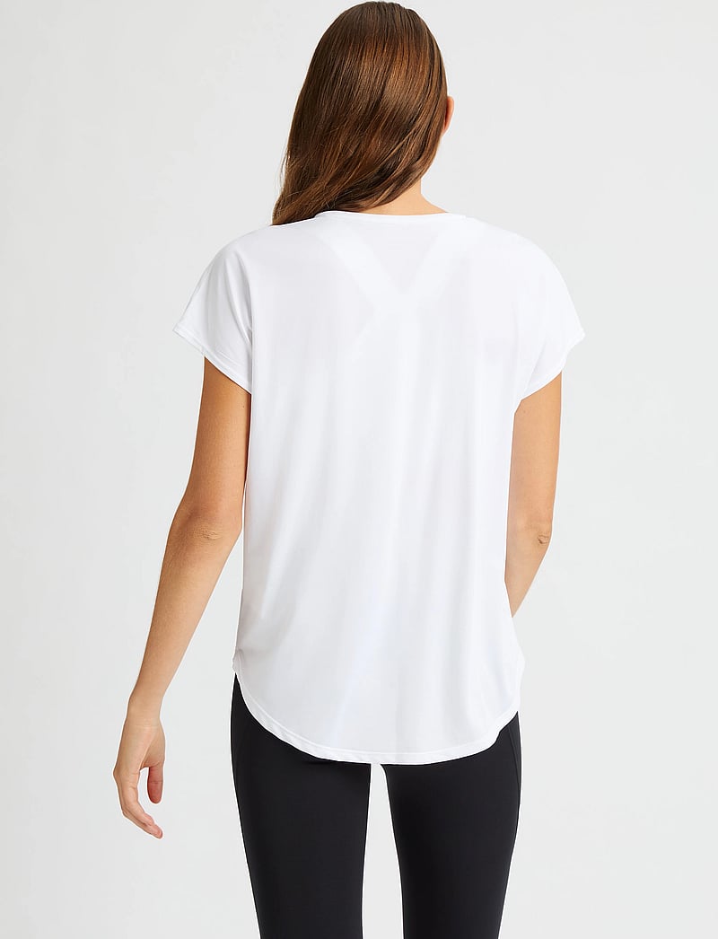Röhnisch - Motion Loose Tee - t-shirts - white - 4