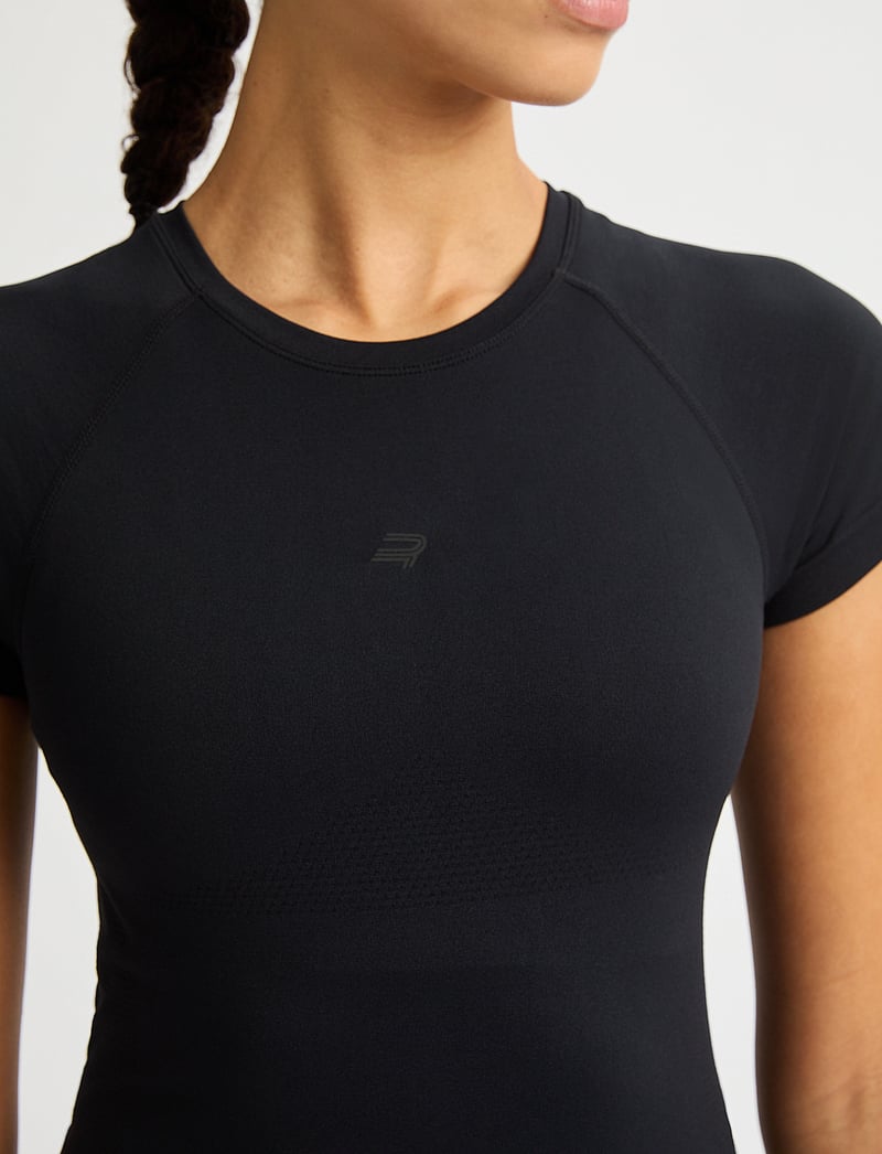 Röhnisch - Seamless Flex Tee - t-särgid - black - 3