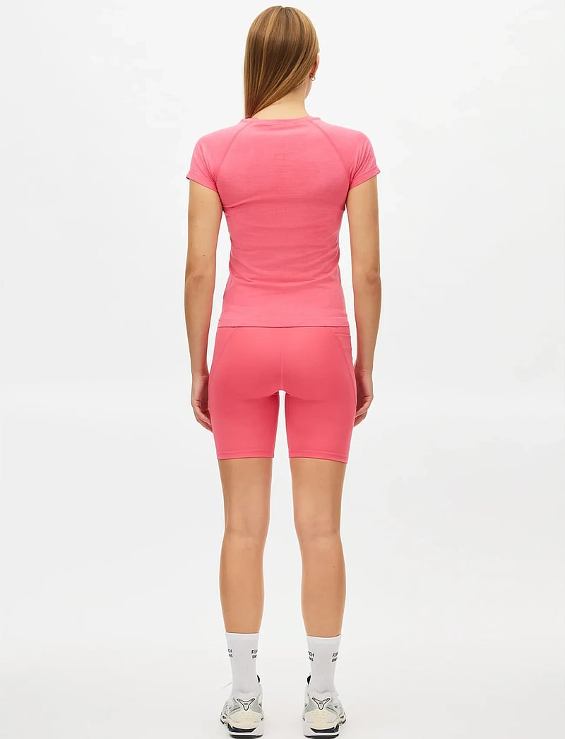 Röhnisch - Seamless Flex Tee - t-shirts - fruit dove - 4