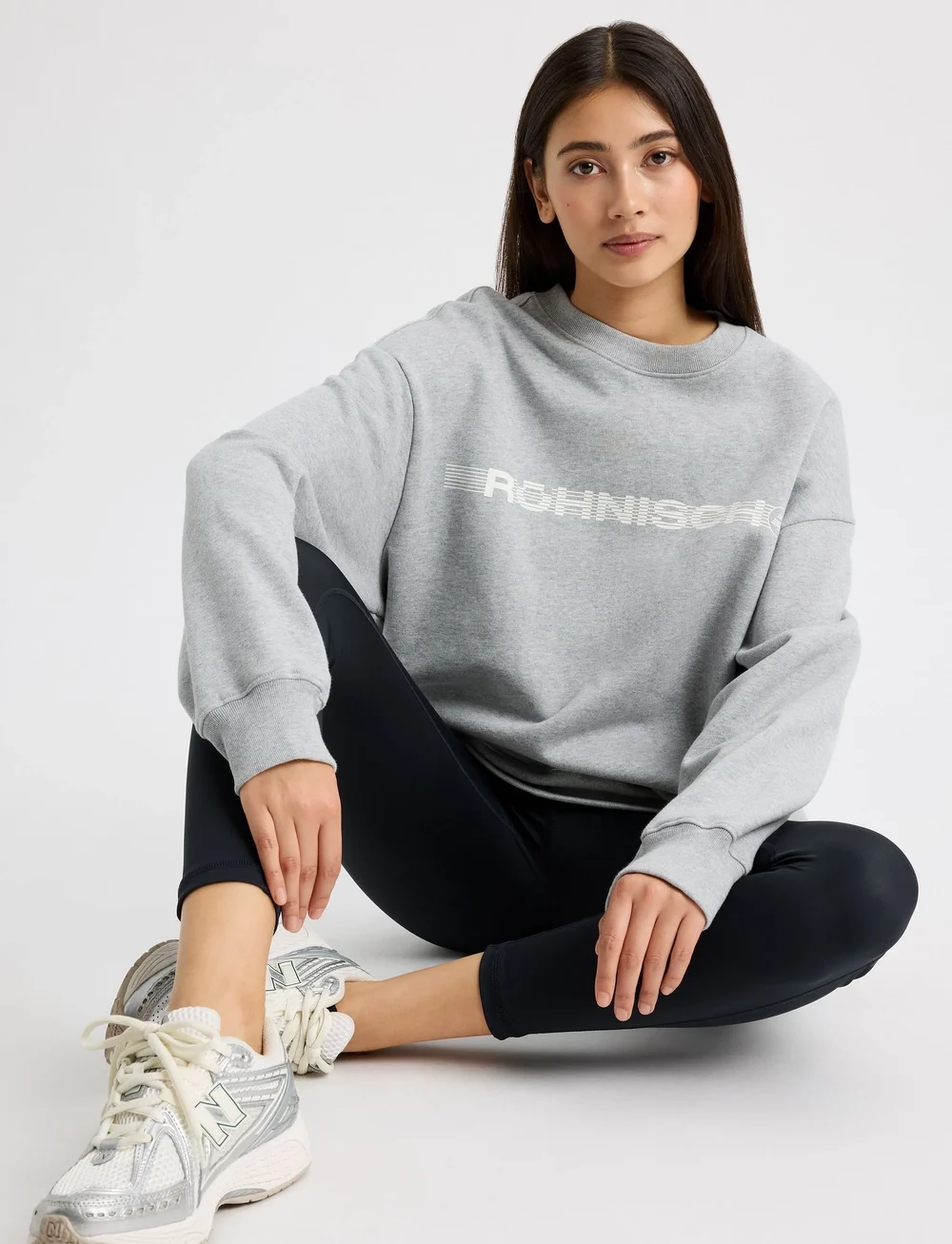 Röhnisch - Cotton Emblem Sweatshirt - sweatshirts - grey melange - 3