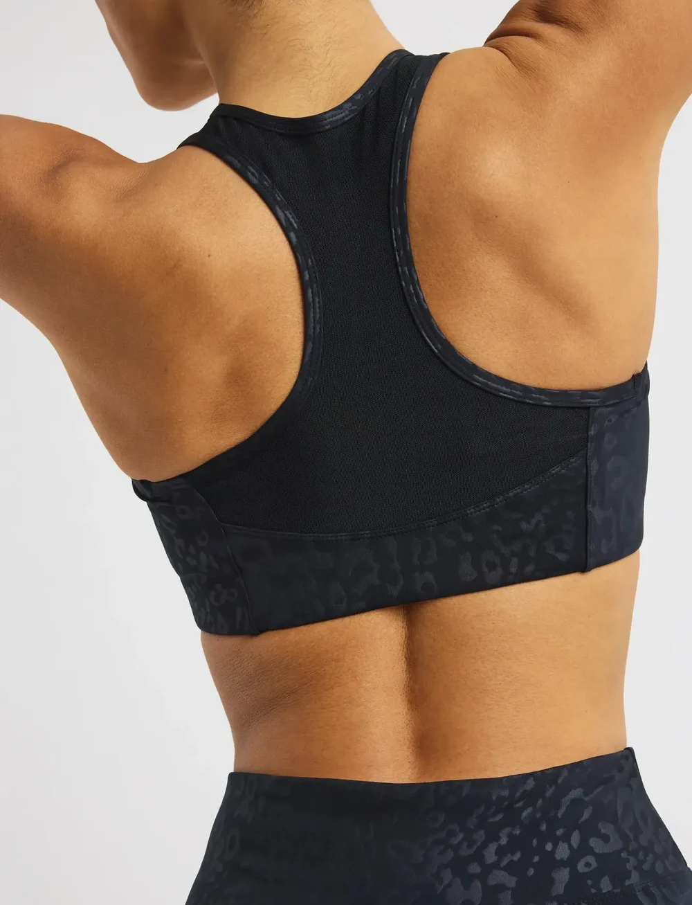 Röhnisch - Flattering Mesh Sportsbra - starker halt - leo emboss black - 3