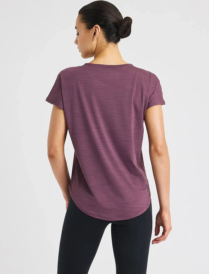 Röhnisch - Motion Tee - t-särgid - huckleberry - 2