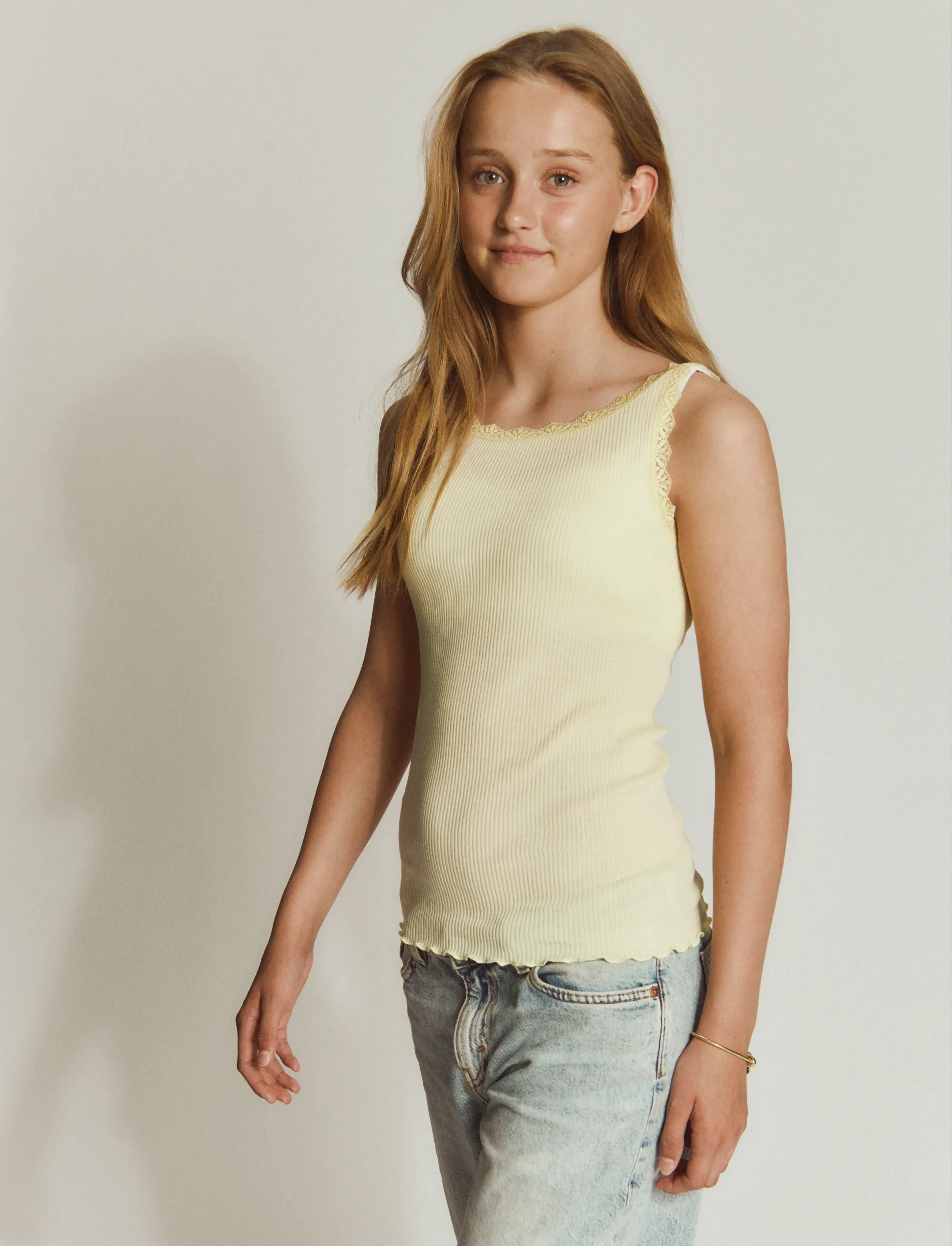 Rosemunde Kids Rkbalta Modal Sl Lace Top, 176, T-shirts, Gelb - Sleeveless, Kinder