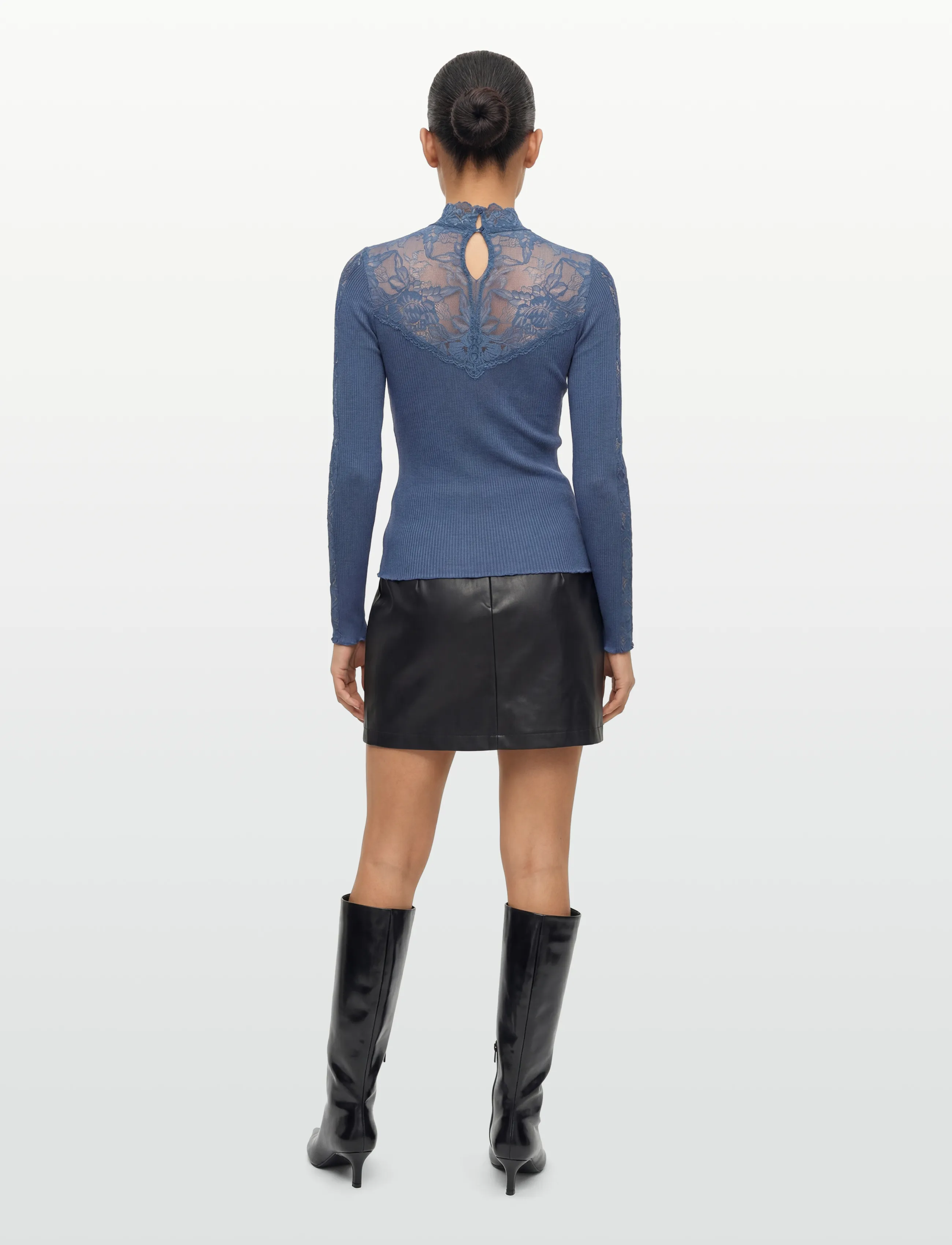 Rosemunde - RWBeatha Silk LS Lace T-neck T-shir - hauts à manches longues - ensign blue - 4