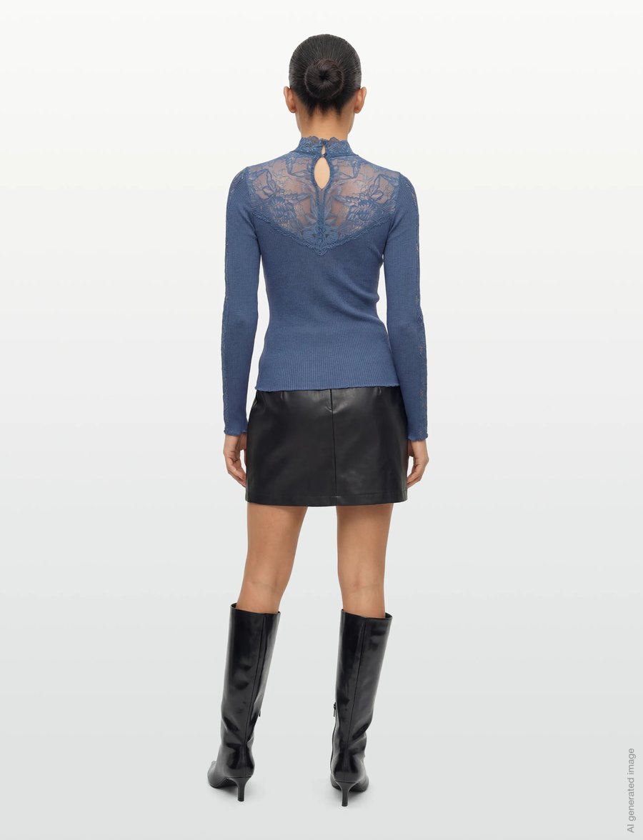 Rosemunde - RWBeatha Silk LS Lace T-neck T-shir - hauts à manches longues - ensign blue - 4