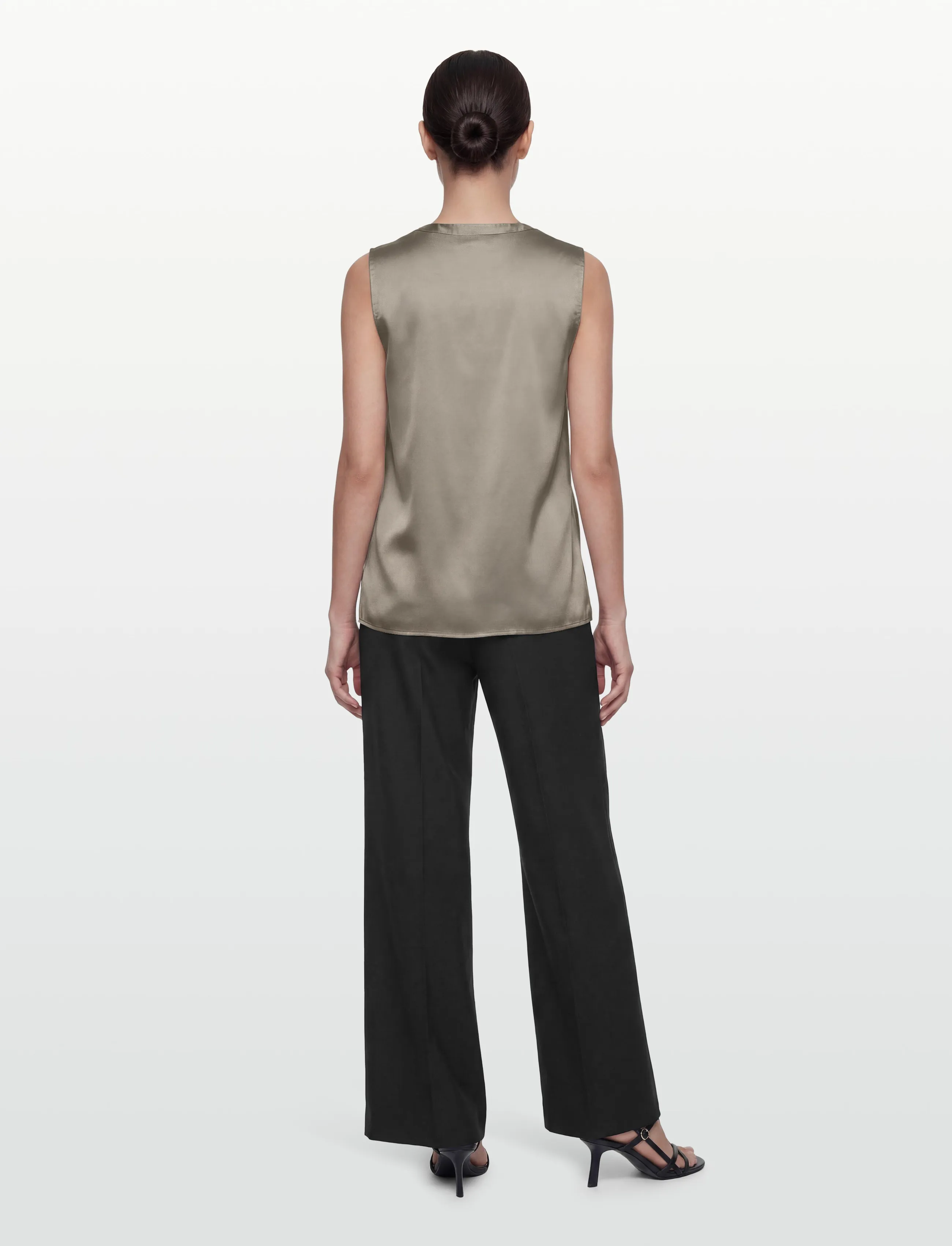 Rosemunde - RWJade Silk SL Top - hihattomat puserot - dried sage - 4