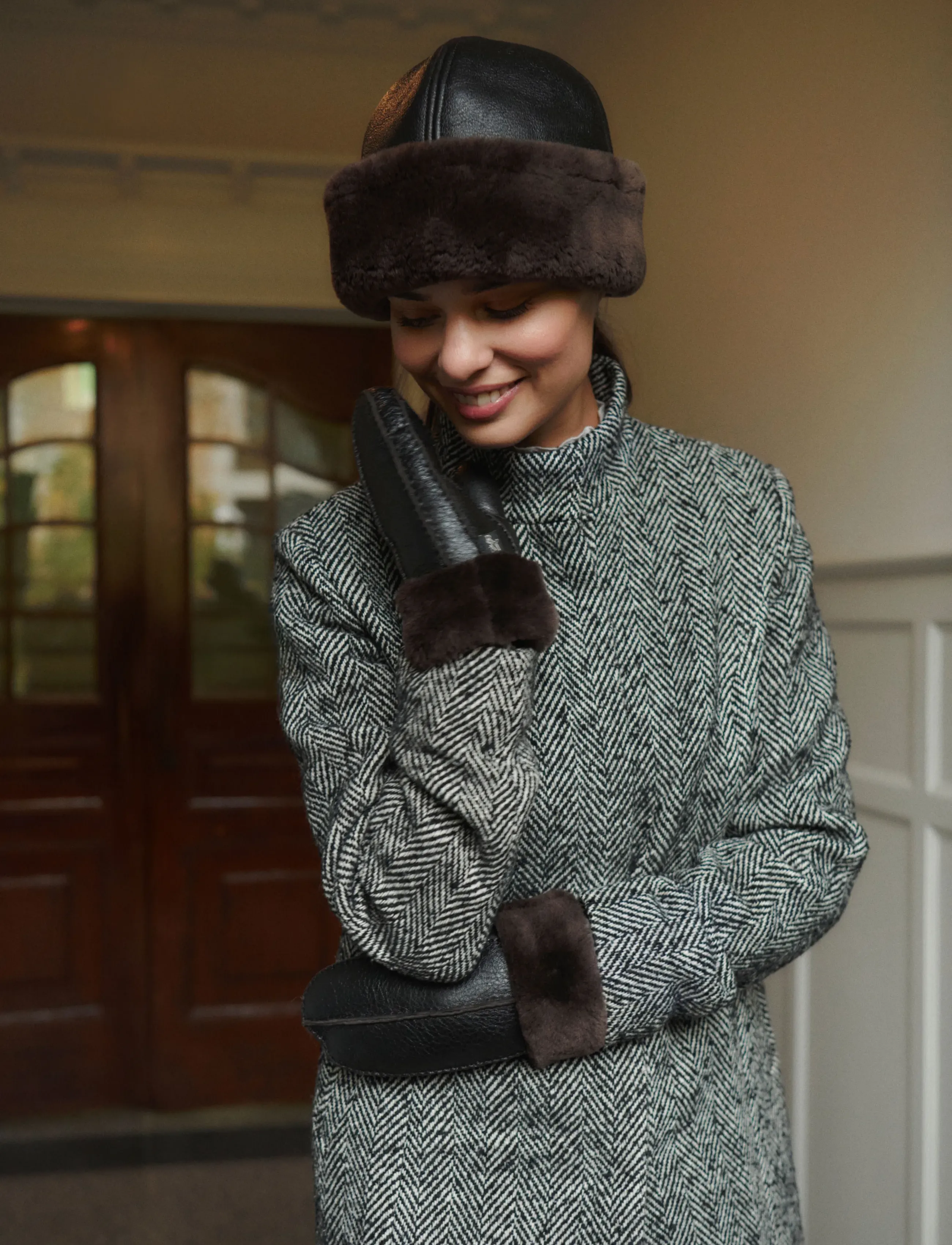Rosemunde - RHJuno Shearling Mittens - nahast kindad - coffee brown - 0