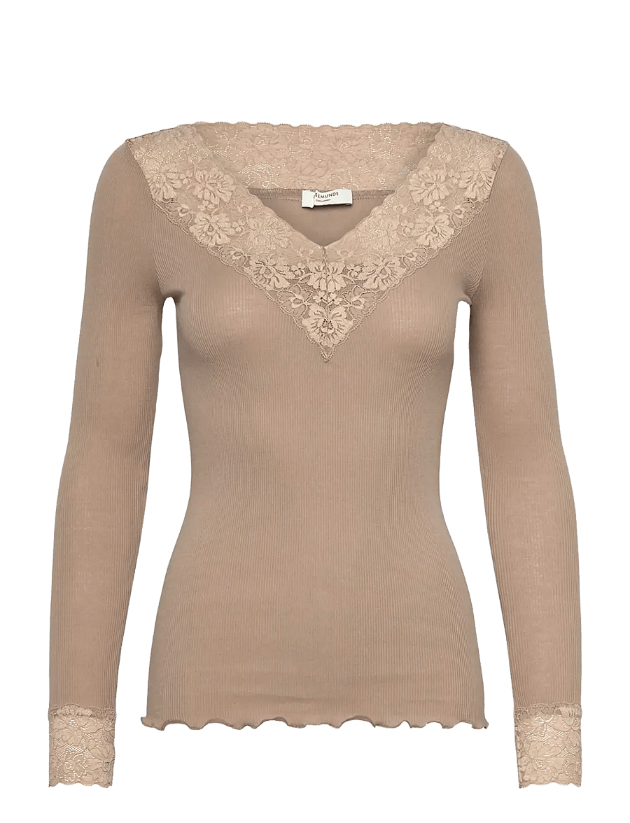 Rosemunde - RWBernadine Organic LS V-neck Lace T-shirt - langärmlige tops - mocha meringue - 1
