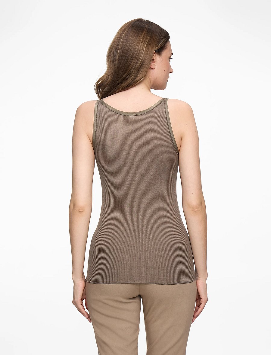 Rosemunde - RWBelle Silk U-neck Strap Elastic T - varrukateta topid - falcon - 4