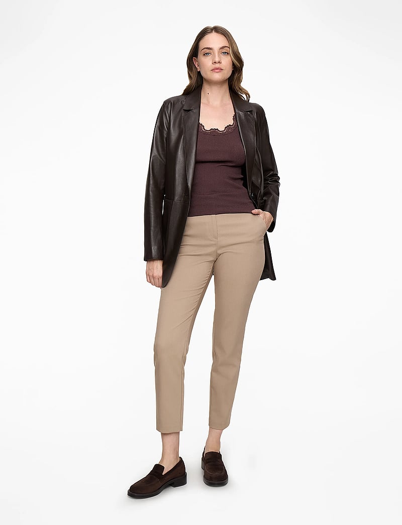 Rosemunde - RWBabette Silk SL U-neck Long Lace - linnen - fudge - 3