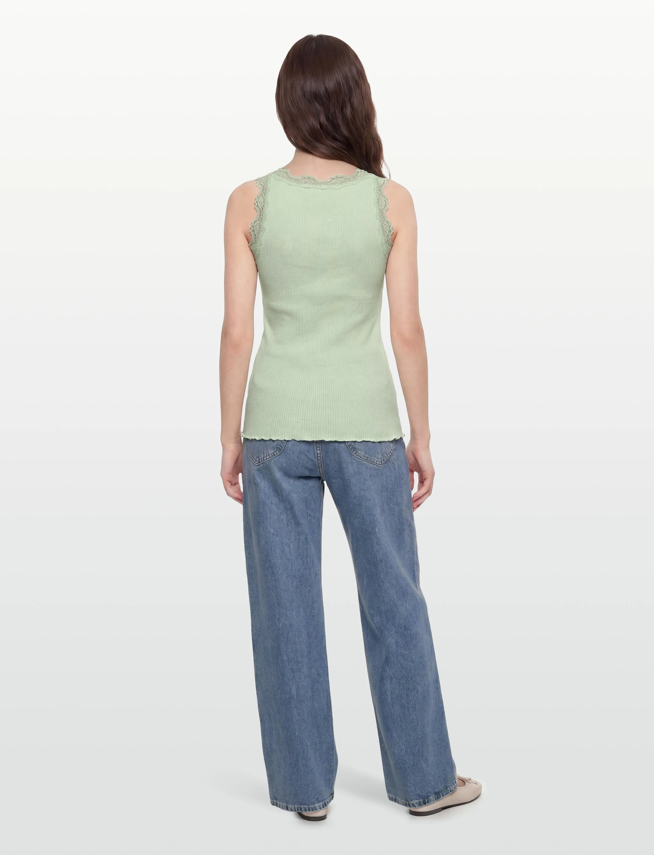 Rosemunde - RWBabette Silk SL U-neck Long Lace - sleeveless tops - green lily - 4