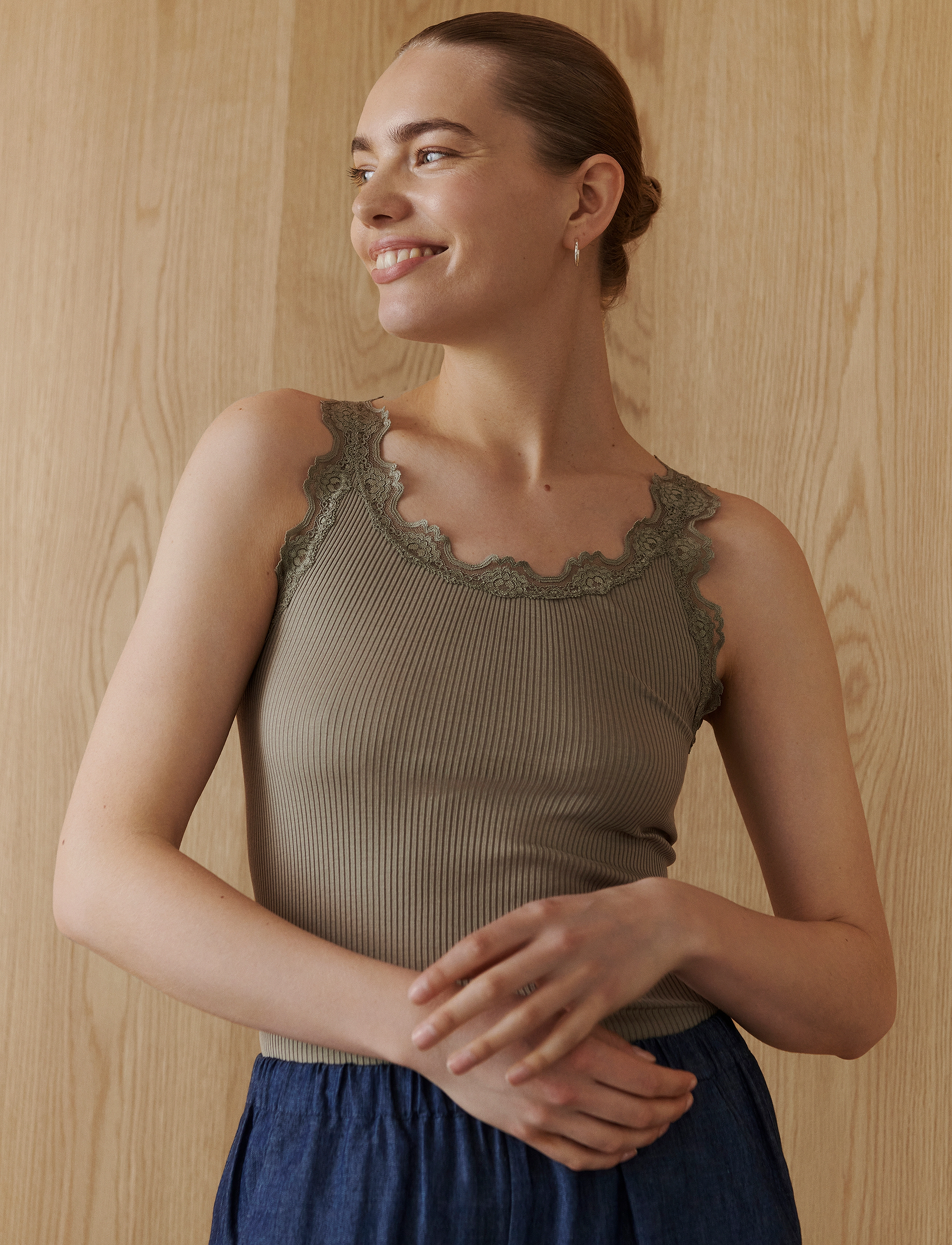 Rosemunde - RWBabette Silk SL U-neck Long Lace Top - Ärmellose tops - laurel oak - 3