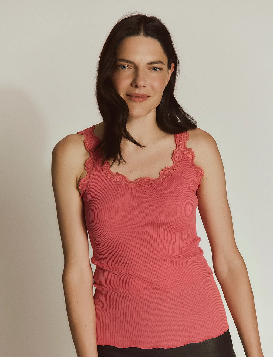 Rosemunde - RWBabette Silk SL U-neck Long Lace Top - Ärmellose tops - rapture rose - 0