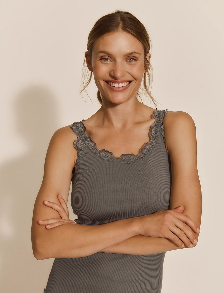 Rosemunde - RWBabette Silk SL U-neck Long Lace Top - Ärmellose tops - stormy weather - 0