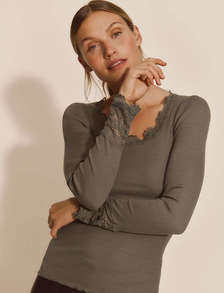 Rosemunde - RWBenita Silk LS O-neck Lace T-shirt - långärmade toppar - balsam green - 0
