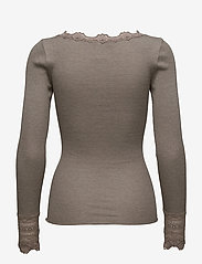 Rosemunde - Silk t-shirt w/ lace - langermede topper - brown melange - 1