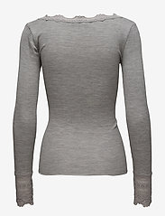 Rosemunde - Silk t-shirt w/ lace - langermede topper - light grey melange - 2