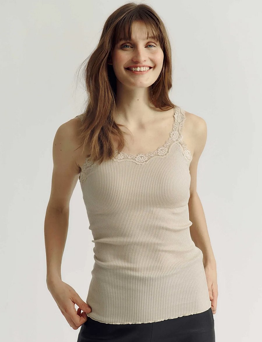 Rosemunde - RWBabette Silk SL Deep Back Lace To - tanktops - cacao - 0