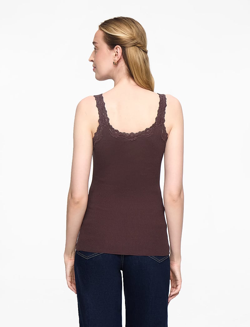 Rosemunde - RWBabette Silk SL Deep Back Lace To - tanktops - fudge - 4