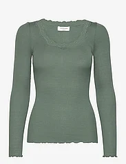 Rosemunde - Silk t-shirt w/ lace - topi ar garām piedurknēm - forest - 0