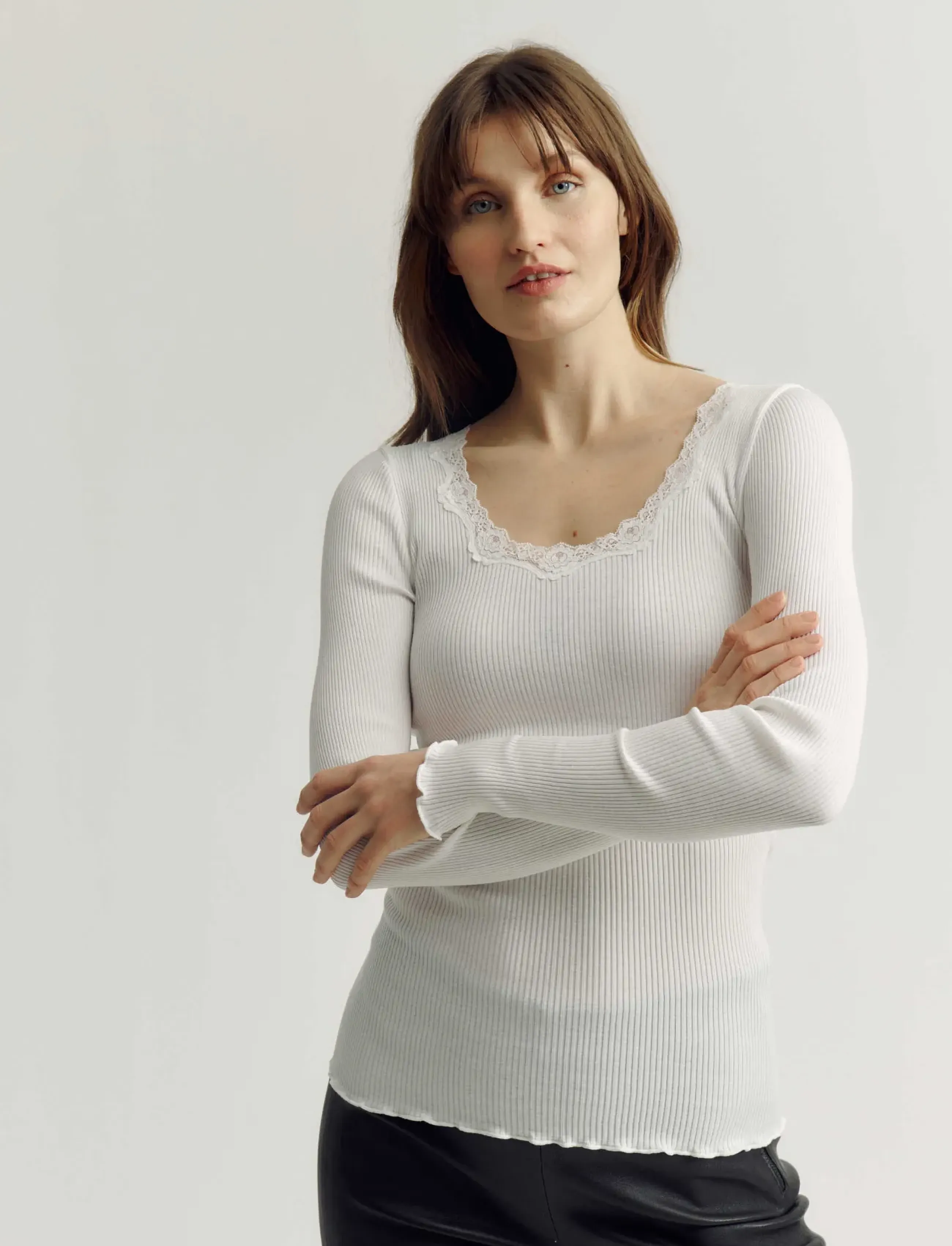 Rosemunde - RWBabette Silk LS U-neck Lace T-shirt - efterårstøj - new white - 0