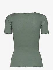 Rosemunde - Silk boat neck t-shirt - t-skjorter - forest - 1
