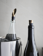 Rosendahl - GC Barware Wine stopper/Pourer, black/patinated steel 2 pcs. - joulun astiasto - black/patinated steel - 2