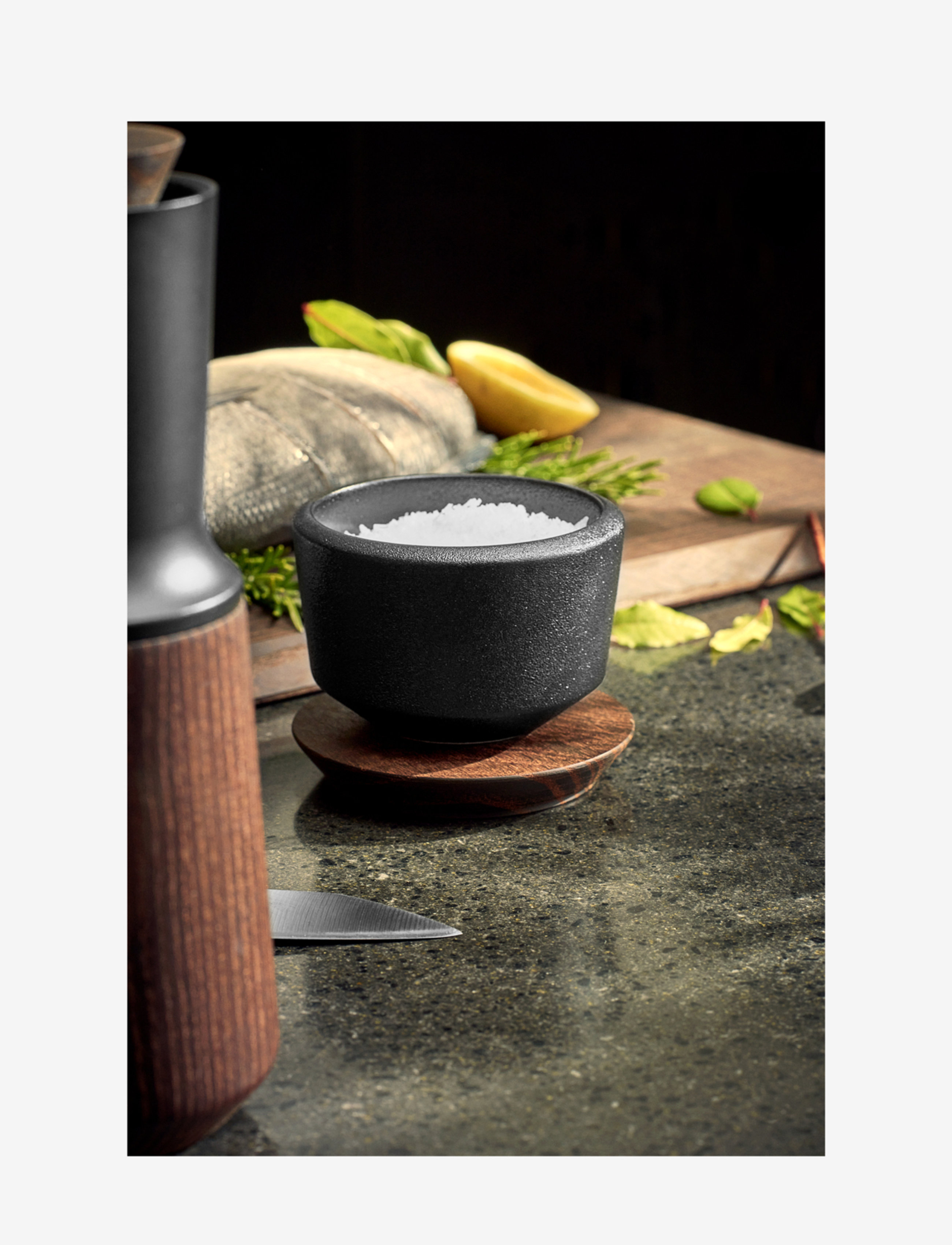 Rosendahl - RÅ Salt Cellar w lid 15 cl - salt & pepper grinders - black - 1