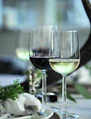 Rosendahl - Grand Cru White Wine Glass 32 cl 2 pcs. - weißweingläser - clear - 1