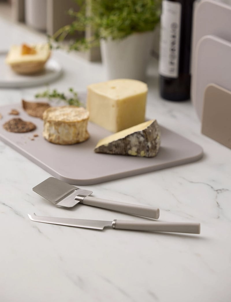 Rosti - Cheese set Emma 2 pcs - käsehobel - brun - 1