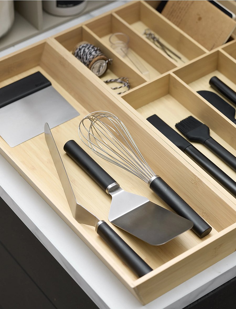 Rosti - Dough cutter Emma - silikoonist spaatlid ja taignakraabitsad - black - 2