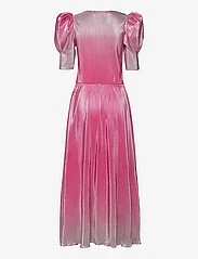 ROTATE Birger Christensen - Gradient Plissé Dress - festtøj til outletpriser - pink glo - 1