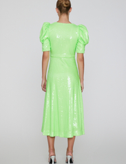 ROTATE Birger Christensen - Sequins Maxi V-Neck Dress - ballīšu apģērbs par outlet cenām - green gecko - 3