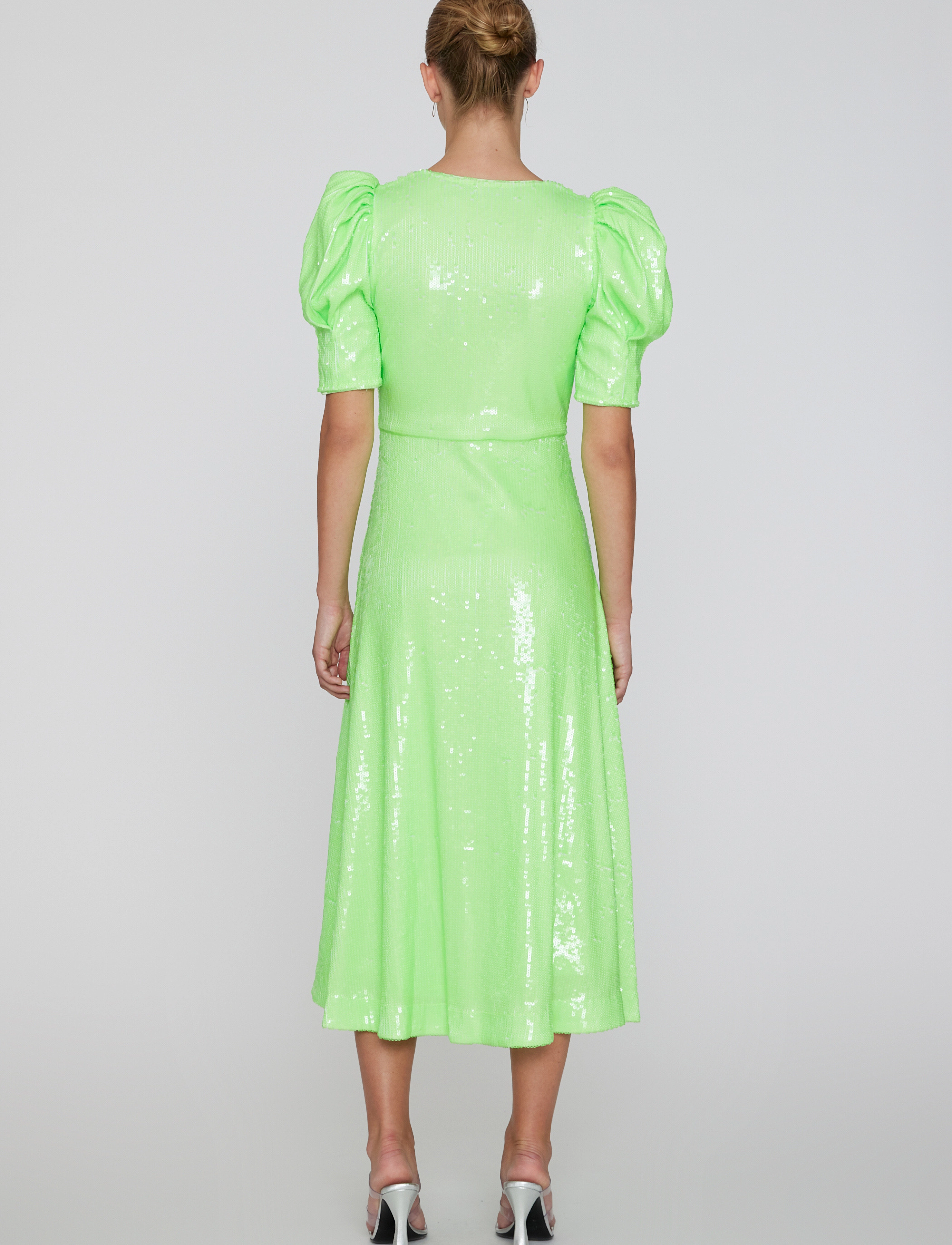 ROTATE - Sequins Maxi V-Neck Dress - pailletkjoler - green gecko - 3