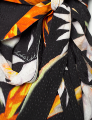 ROTATE Birger Christensen - Print Midi Wrap Dress - hõlmikkleidid - burning water lily + tap shoe comb. - 3