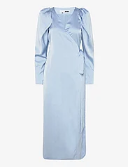 ROTATE Birger Christensen - SATIN MIDI WRAP DRESS - ballīšu apģērbs par outlet cenām - placid blue - 0