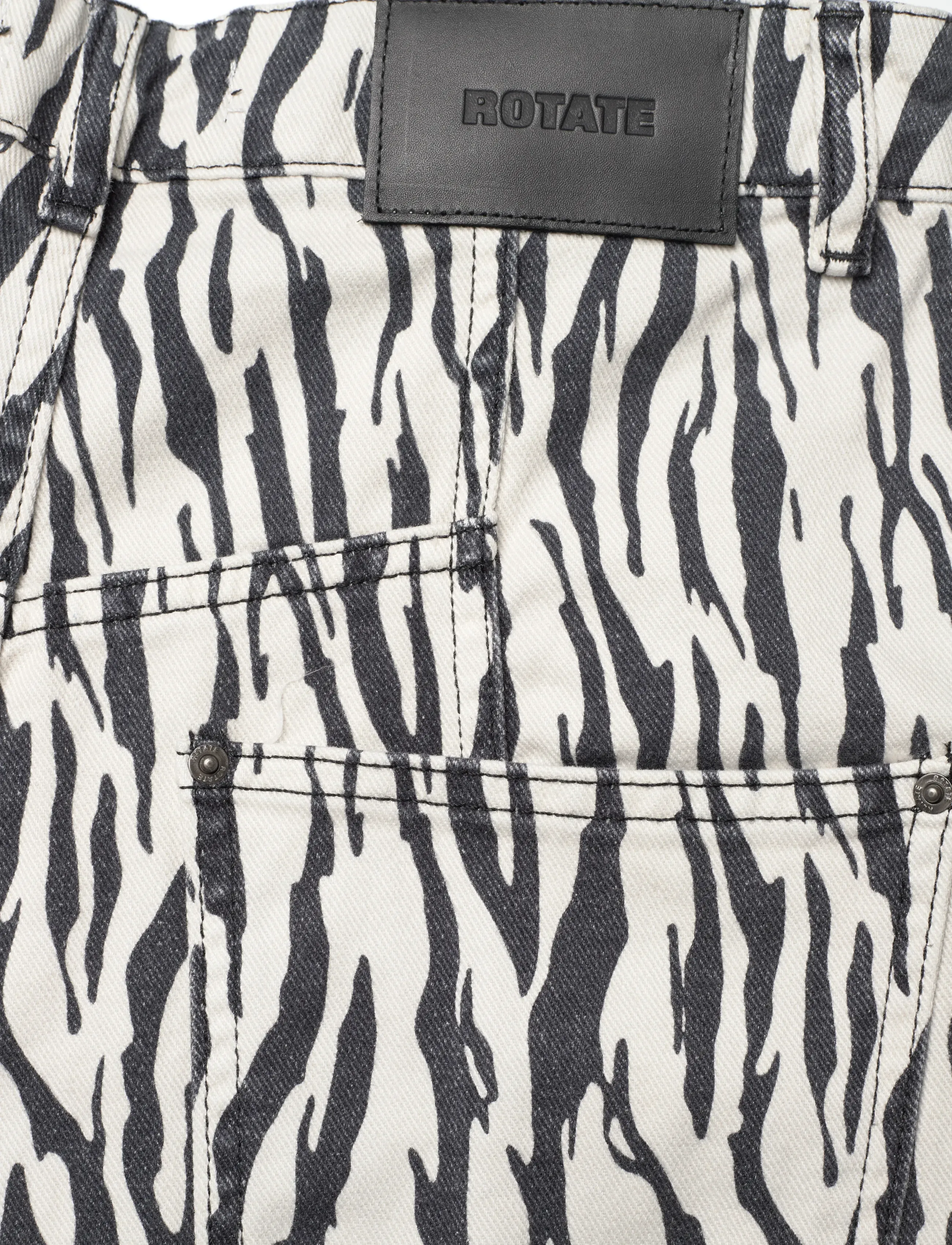 ROTATE - PRINTED TWILL CARGO PANTS - egret comb. - 4