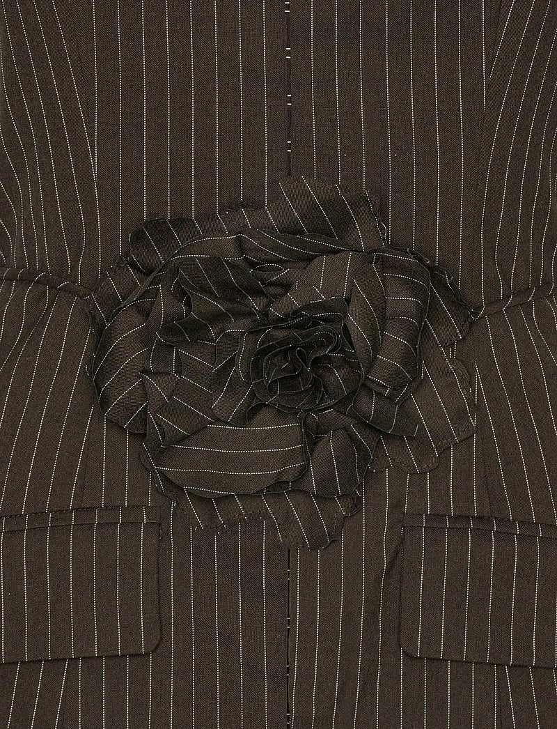 ROTATE Birger Christensen - PINSTRIPE BELTED LONG TOP - festkjoler - chicory coffee comb. - 4