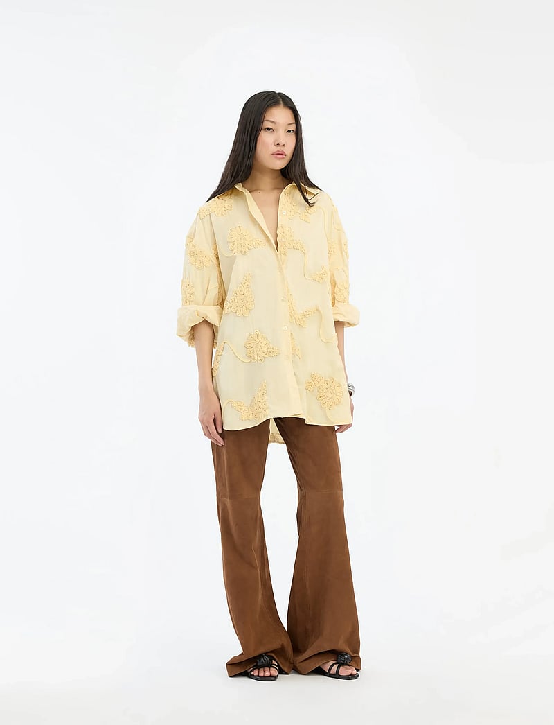 ROTATE - FLOWER OVERSIZED SHIRT - teksasärgid - italian straw - 0