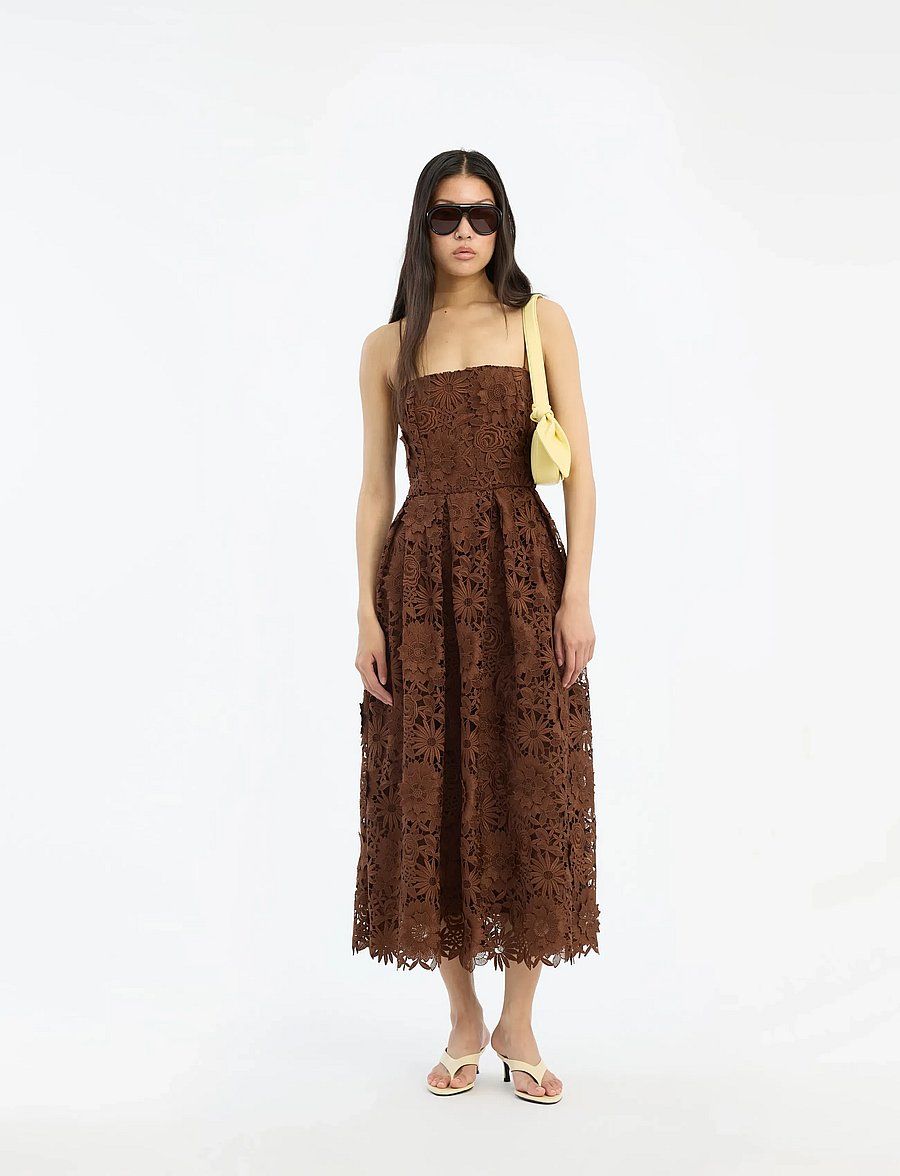 ROTATE - 3D LACE FLARED MIDI DRESS - sukienki koronkowe - potting soil - 0
