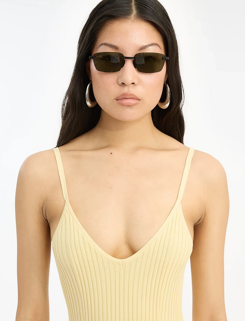 ROTATE - 5. SQUARED RIMLESS FRAME - firkantede solbriller - chimi x black/dark green - 0