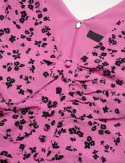 ROTATE Birger Christensen - Fine Jacquard Button Dress - odzież imprezowa w cenach outletowych - super pink comb. - 2