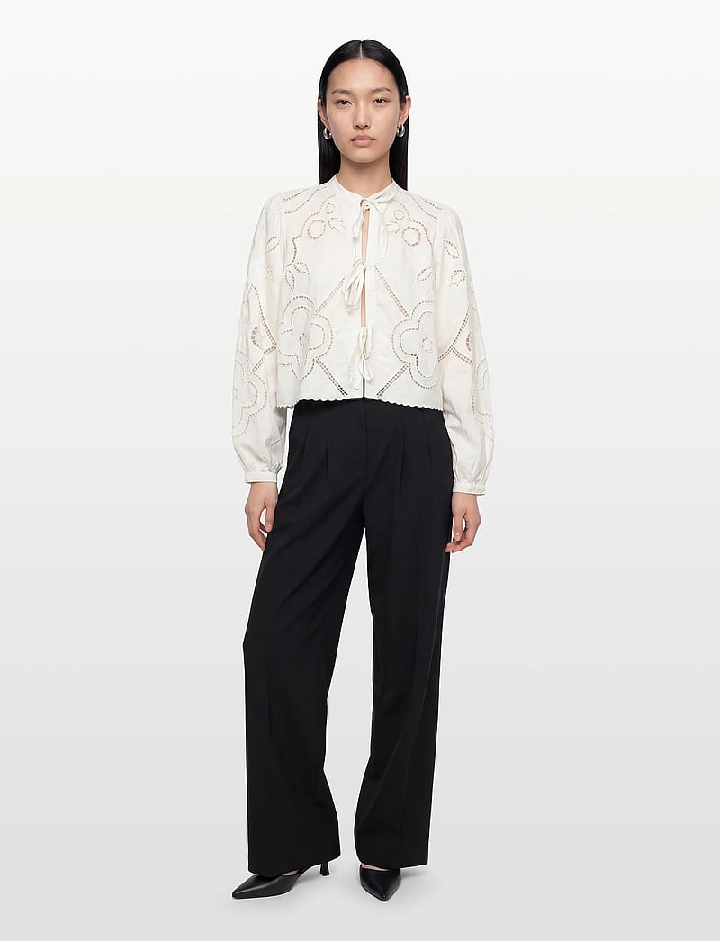 ROUGE EDIT - ROUCARIN L/S O-NECK TOP/PF/1 - langärmlige hemden - cloud dancer - 0