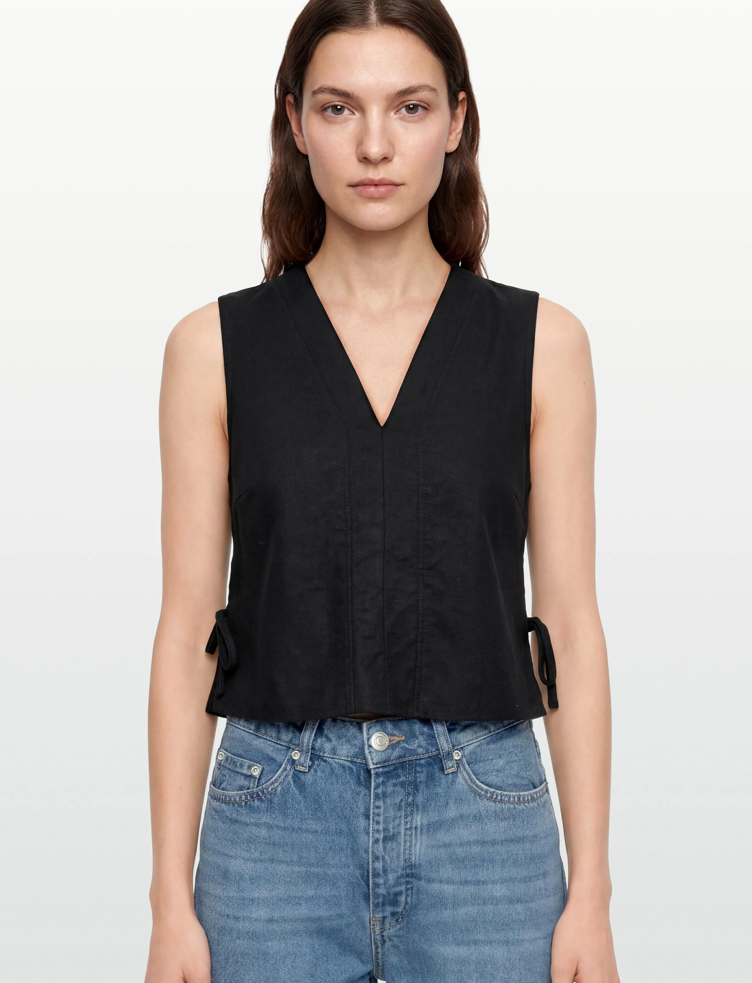 ROUGE EDIT - ROUSUMMER S/L V-NECK VEST - sleeveless tops - meteorite - 3